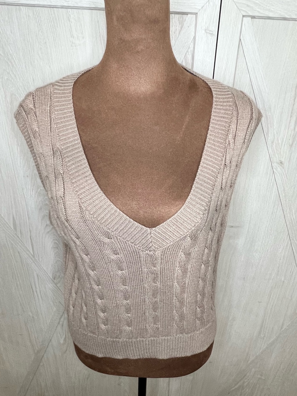 Altar'd State Cable Knit Sweater Vest V-Neck Tan Medium M Gorpcore Coastal Knit